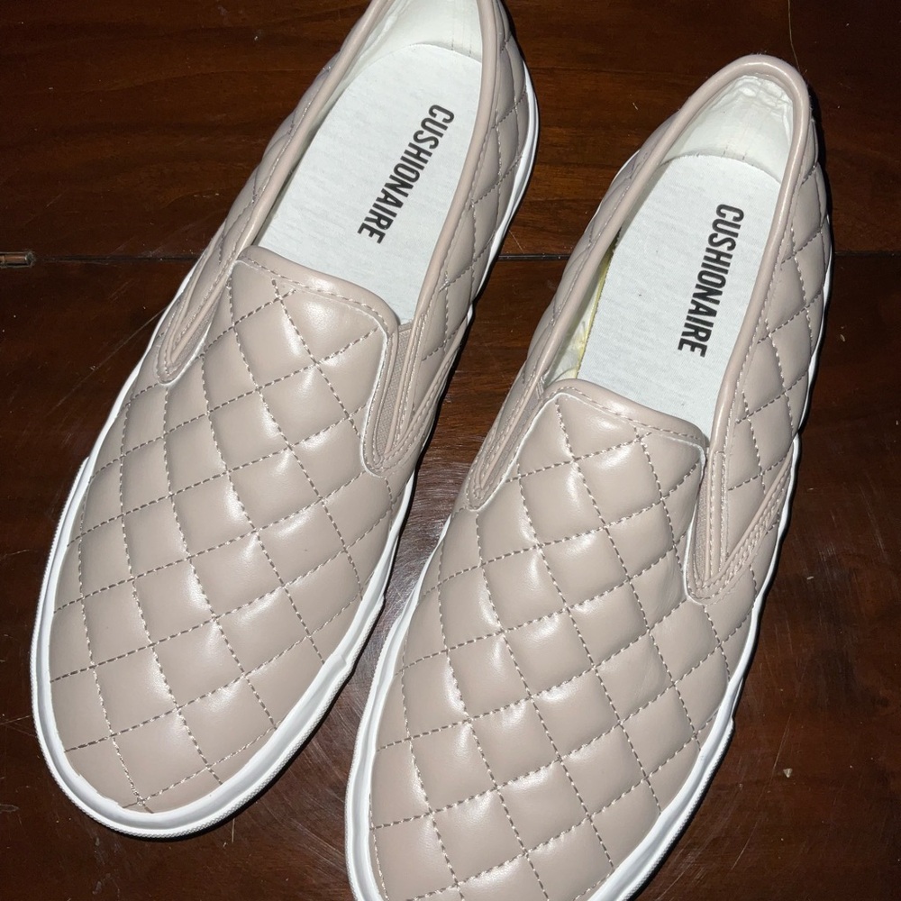 CUSHIONAIRE Women's Quilted Slip-On Sneakers - Beige